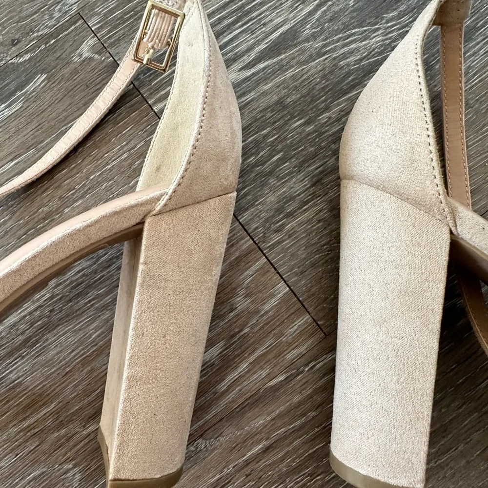 Fashion Nova round toe Tan Block Heel Sandals size 8